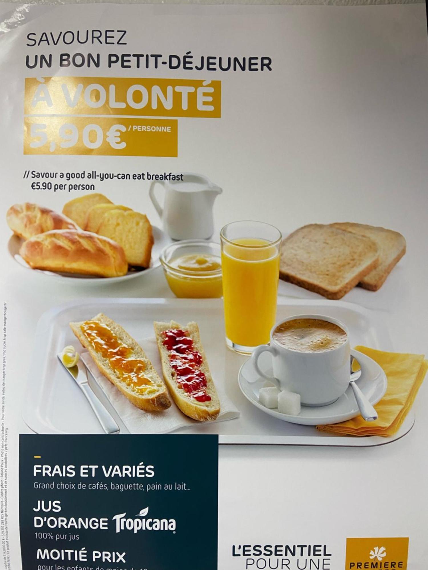 ホテル プルミエール クラッセ モンリュソン サン ヴィクトール Saint-Victor-des-Oules エクステリア 写真